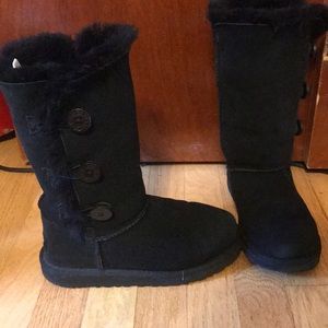 Black uggs